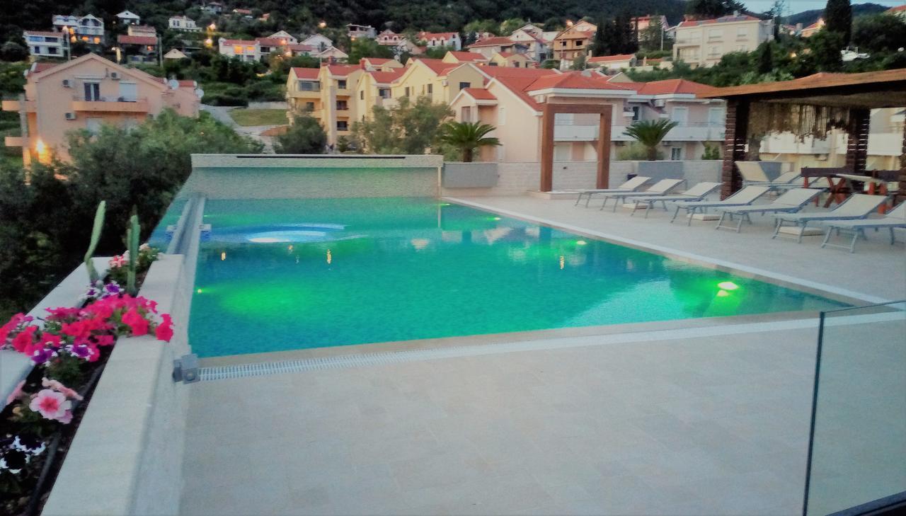 Apartment Sun Village Goran 헤르섹 외부 사진